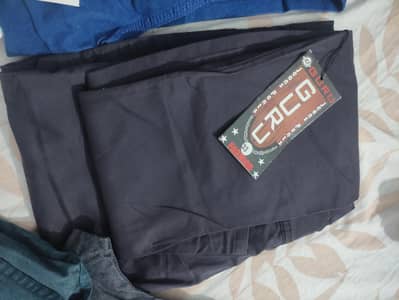 new 1 pents men leftovers 30 and 33 size