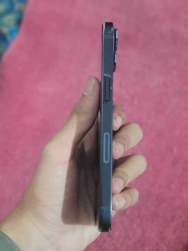 iPhone 13 ja 2