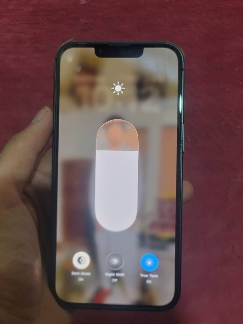 iPhone 13 ja 3