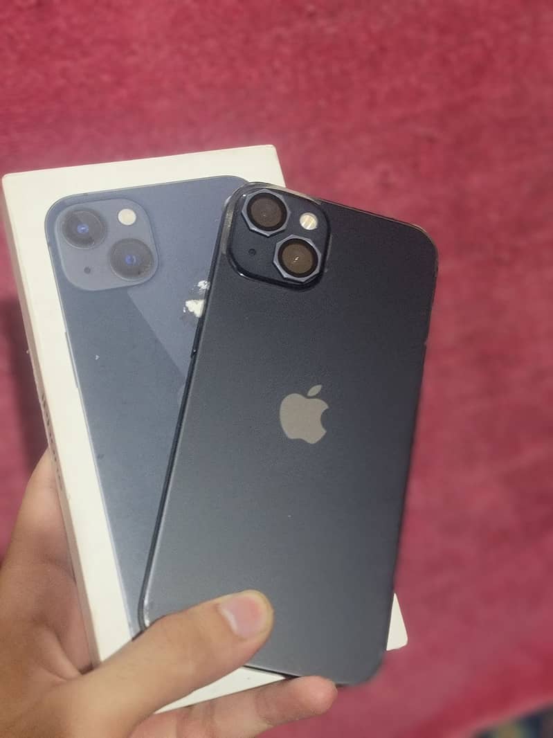 iPhone 13 ja 4