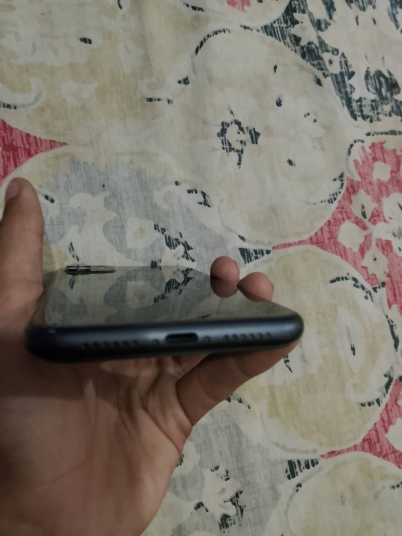iPhone 11 5
