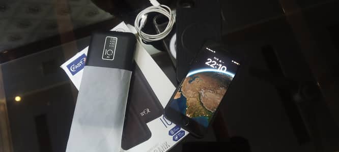 Iphone 8 with free accessories