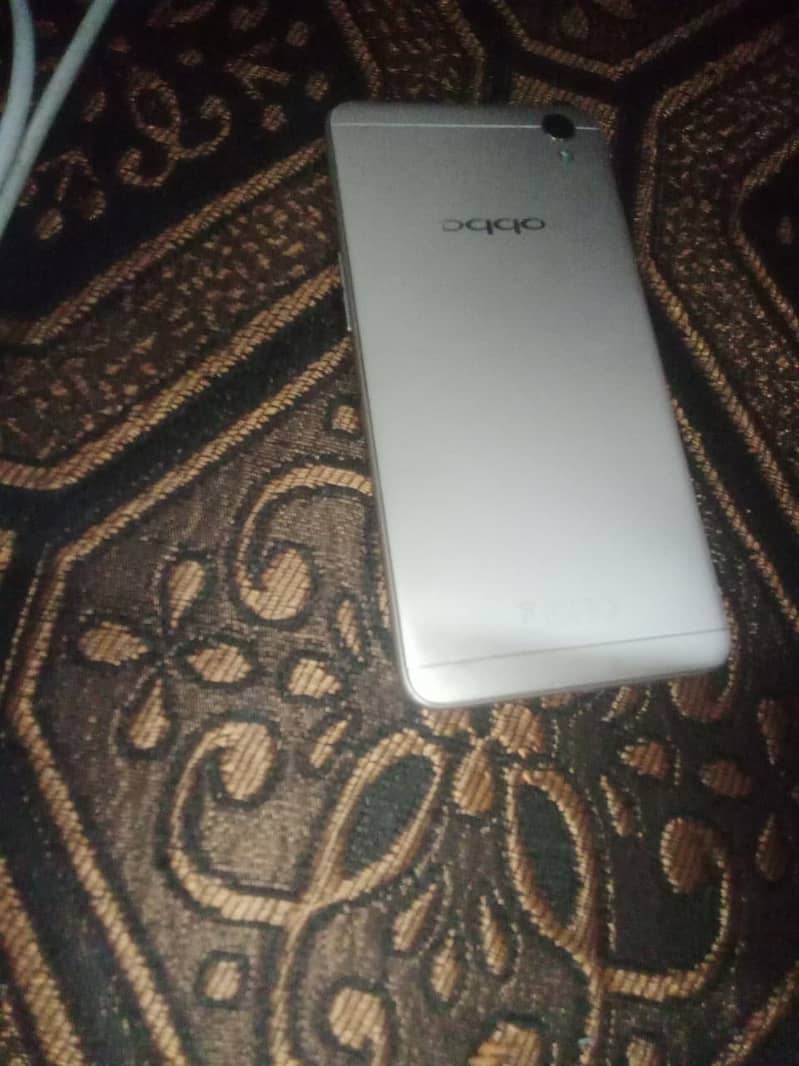 OPPO A37 1