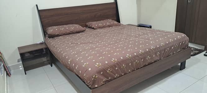 Slightly used new kingsize bedset
