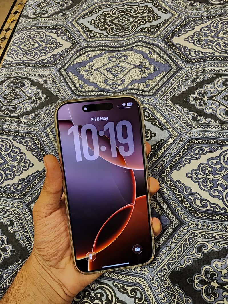 iphone 16 pro max 1