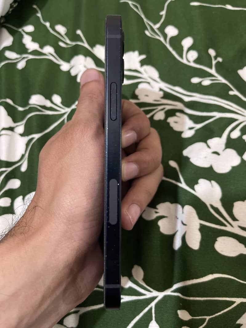 Iphone 12jv 3