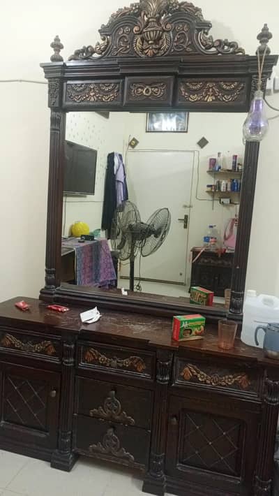 chinoti dresser
