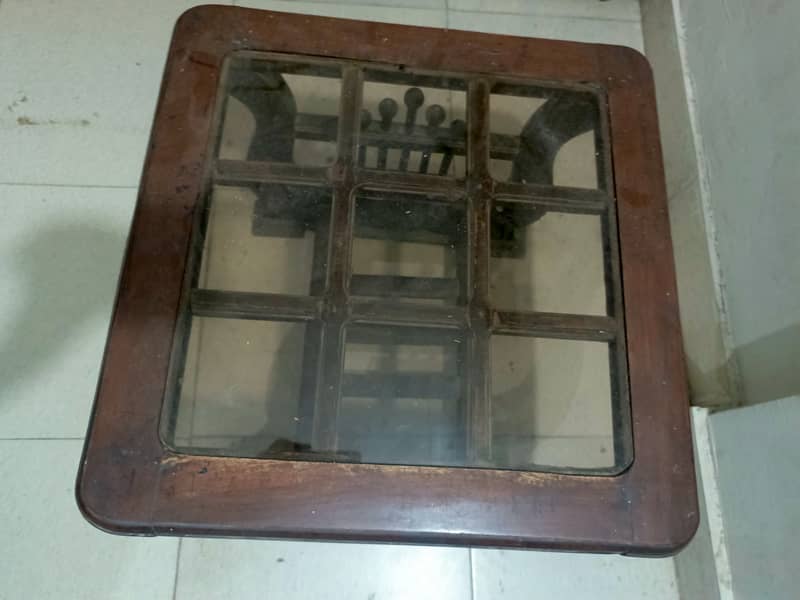 This is a small coffee table 1