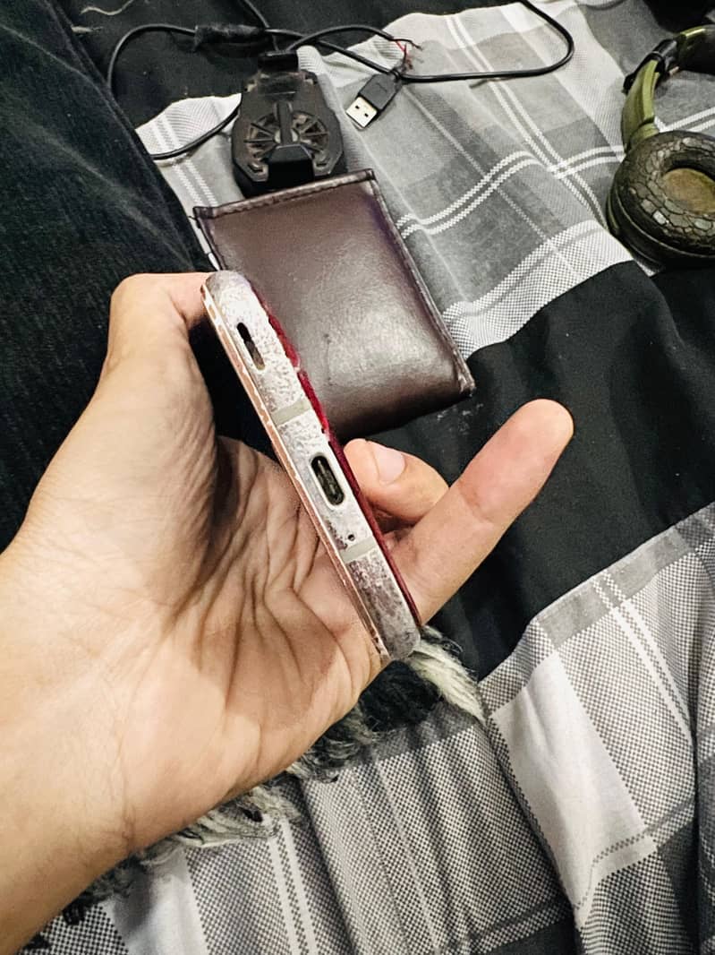 sharp Aquos r2 1