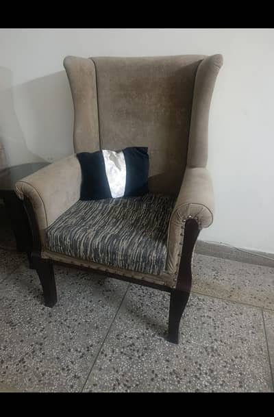 pair of Excellent Wing Arms Chair