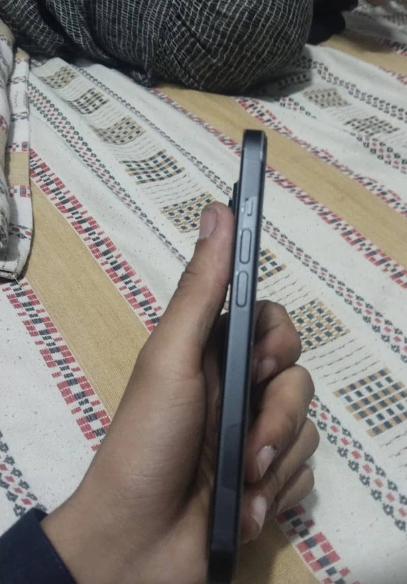Apple iPhone 15 2