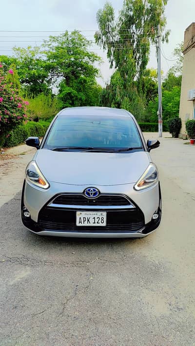 Toyota Sienta Hybrid 7 Seaters G. Varient Full Option