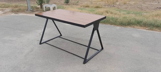 Modern Computer / Work Table – Minimalist Industrial Design