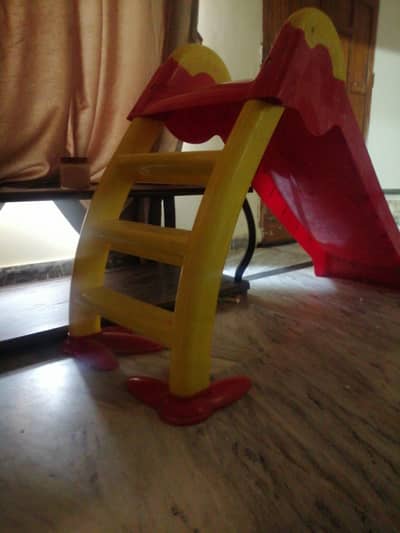 kids big three step slide in perfect condition