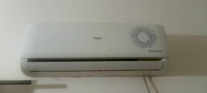 DC Inverter Haier 1 Ton AC in good condition.