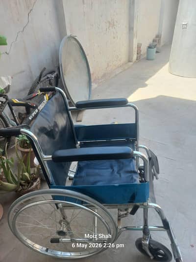 wheel chair used 2 months only