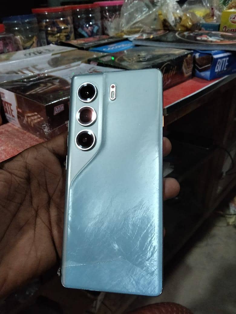 tecno camon 40 pro 0