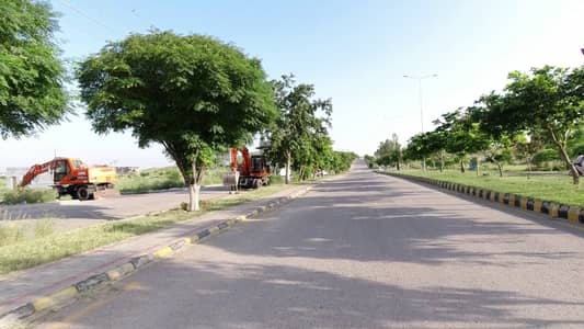 3rd To Corner Level Plot Close To Motorway M-1 Interchange