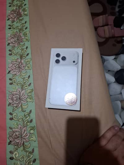 URGENT SALE I PHONE 17 pro max white
