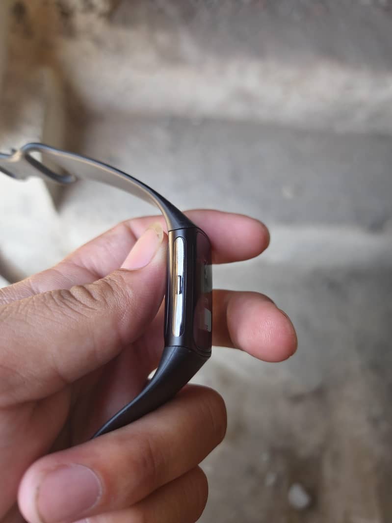 FITBIT CHARGE 6 11