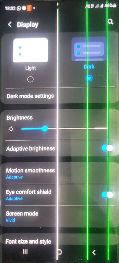 NOTE 20 ULTRA's PANEL WITH LINES