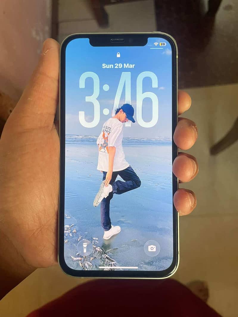 iPhone 12 0
