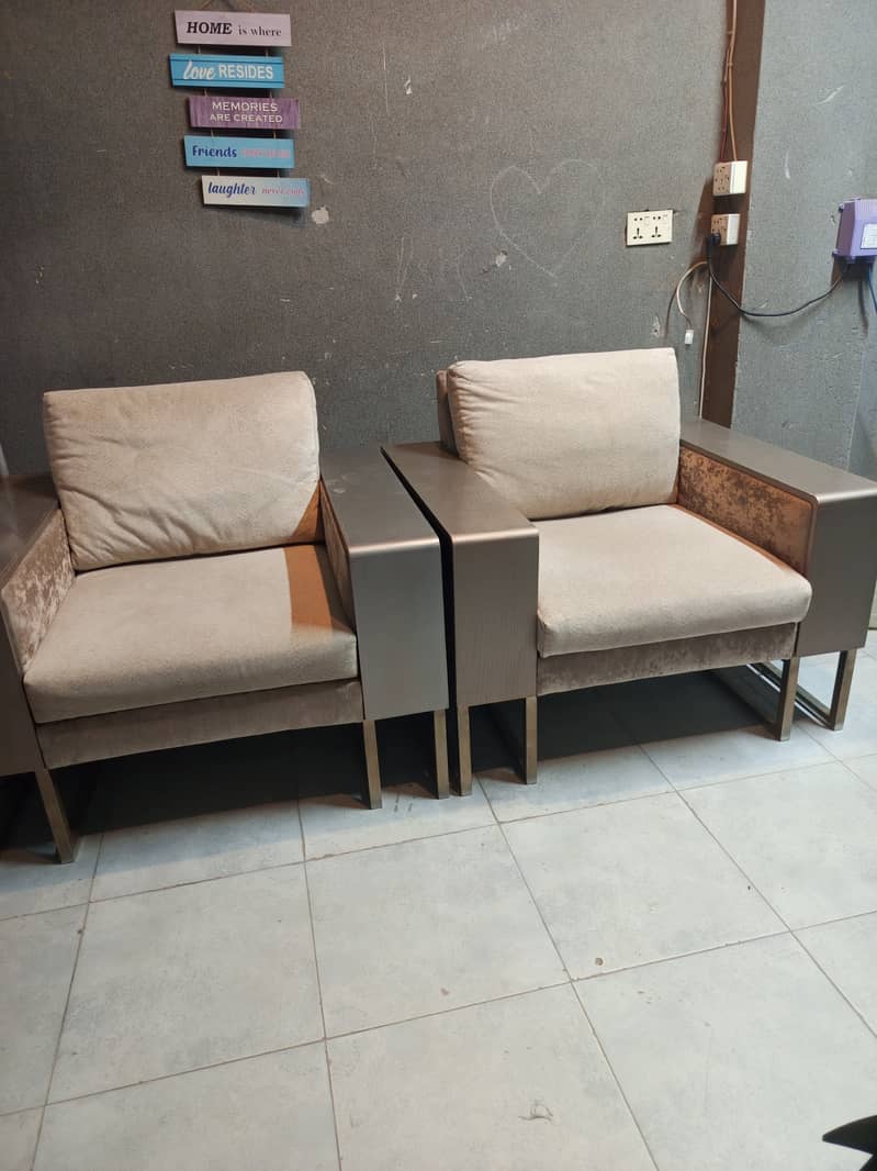 2 sofas 1 seater 1