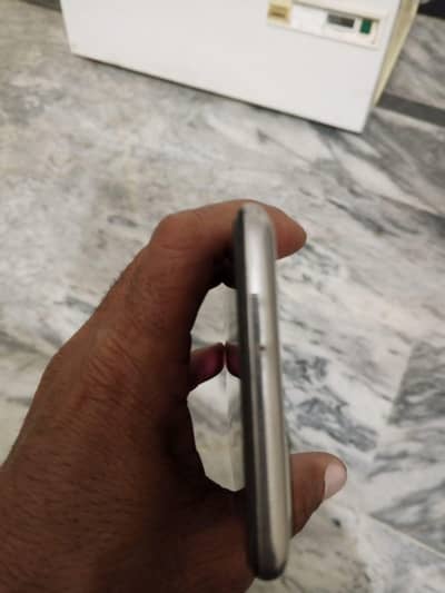 8/128 GB
