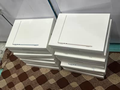 MACBOOK AIR M5 13 INCH SEALD BOX NON ACTIVE 16GB 512GB QUANTITY AVLIBL