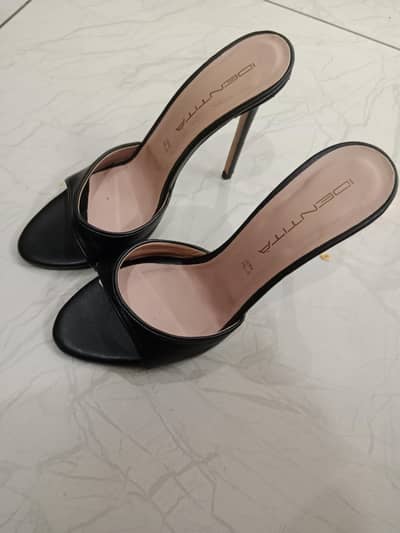 6 inches long pencil heels