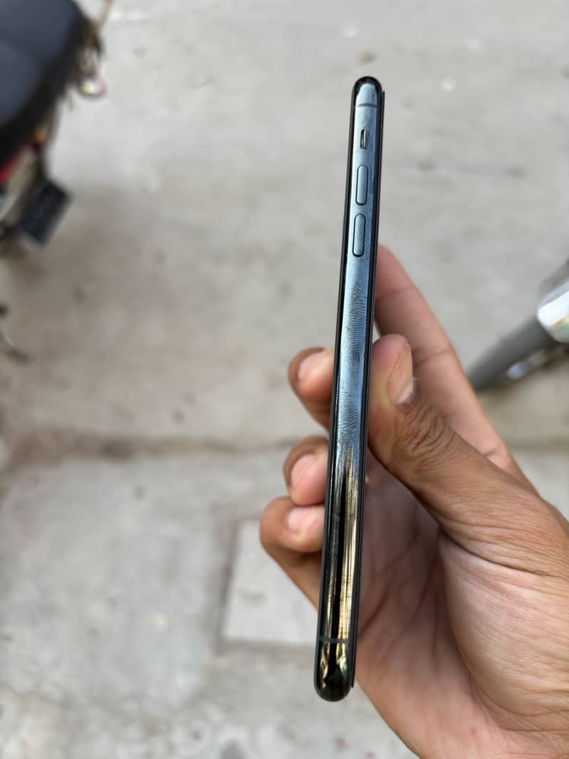 Iphone 11 pro max 7
