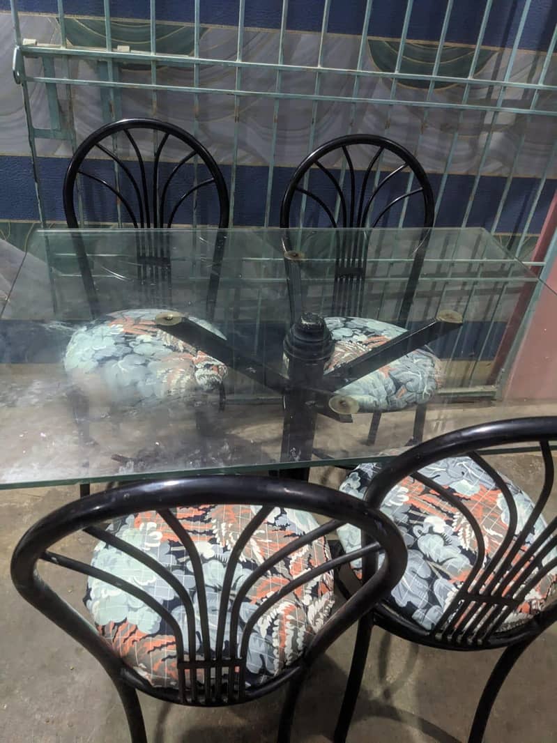 4 seater dining table 0