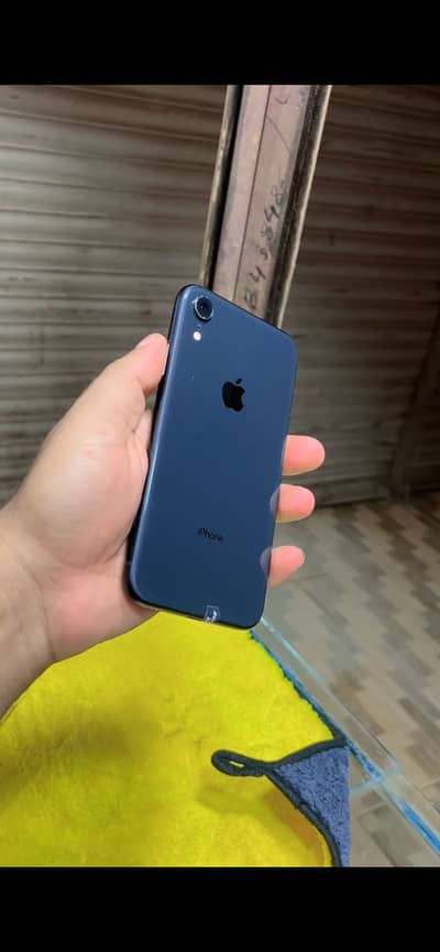 I phone xr 64gB