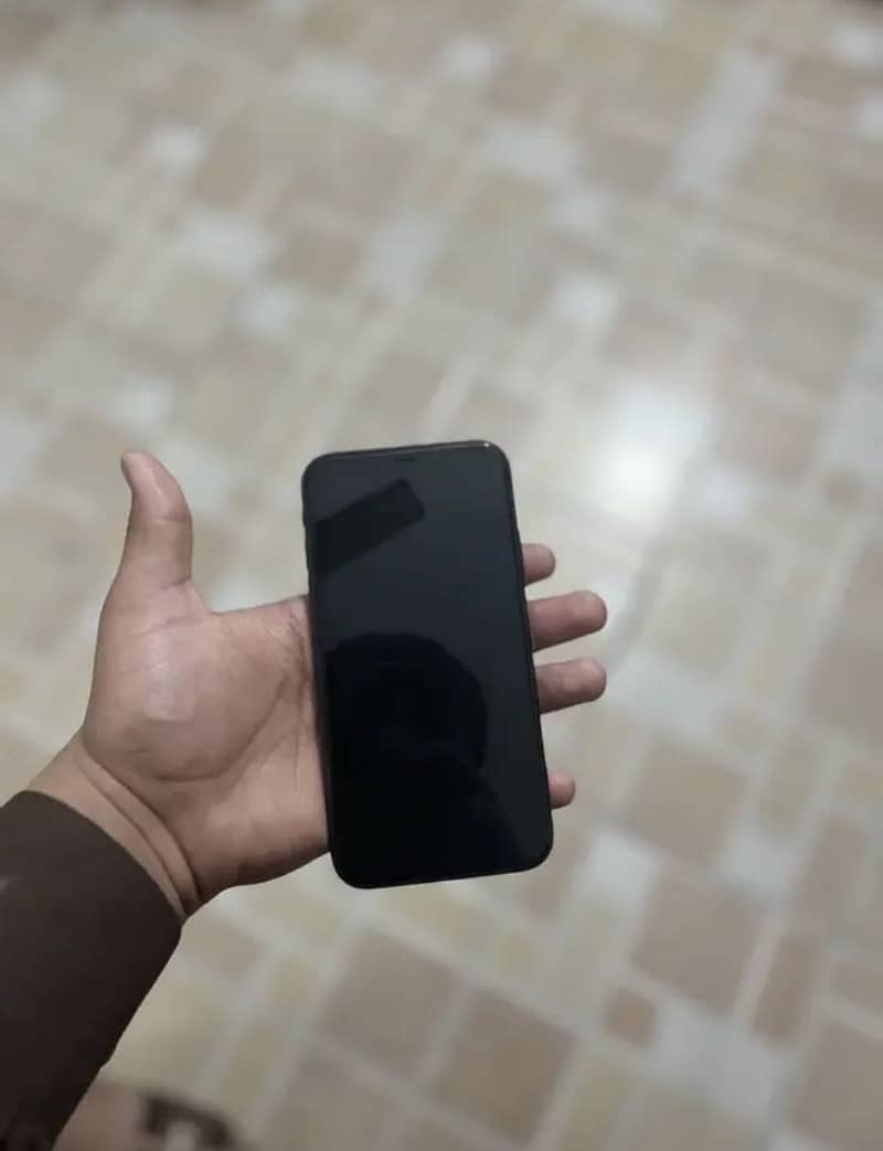 iPhone 11 64 FU 0