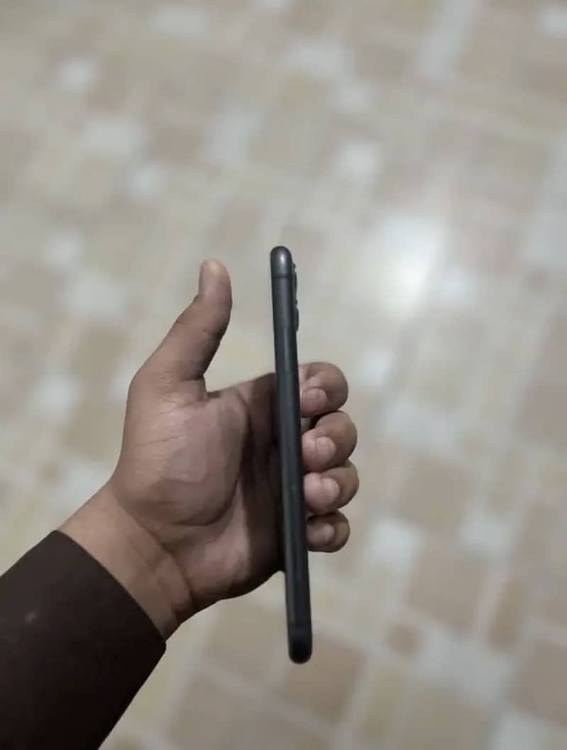 iPhone 11 64 FU 2