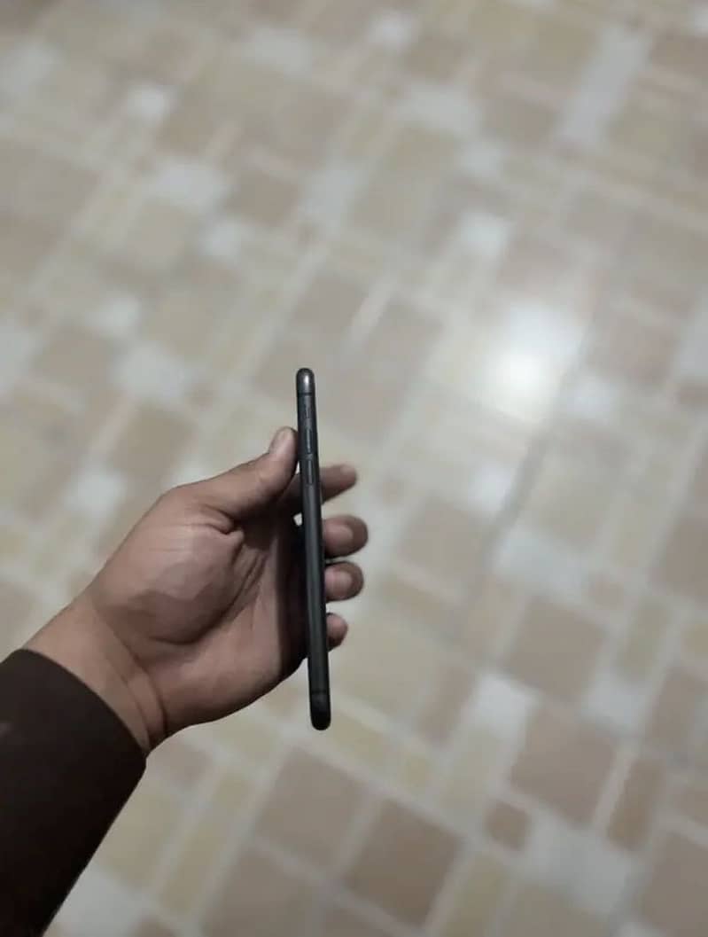iPhone 11 64 FU 3