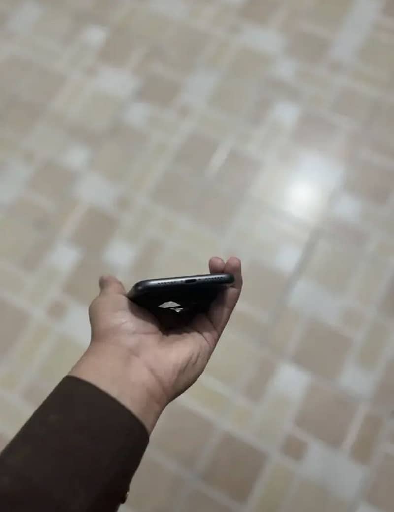 iPhone 11 64 FU 5