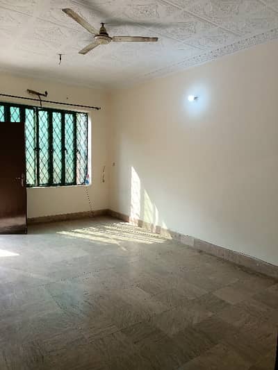 AHMED ASSOCIATES OFFERS 10 MARLA LOWER PORTION FOR RENT IN PCSiR PHASE 2 NEAR TO SHUKAT KHANUM HOSPITAL LAHORE.