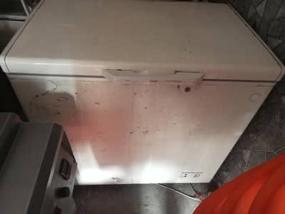 Pel freezer. Fryer machine electric blur. . hot plate