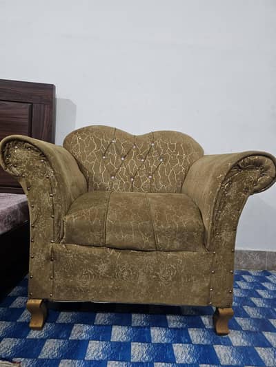 5 seater Sofa   like a brand new