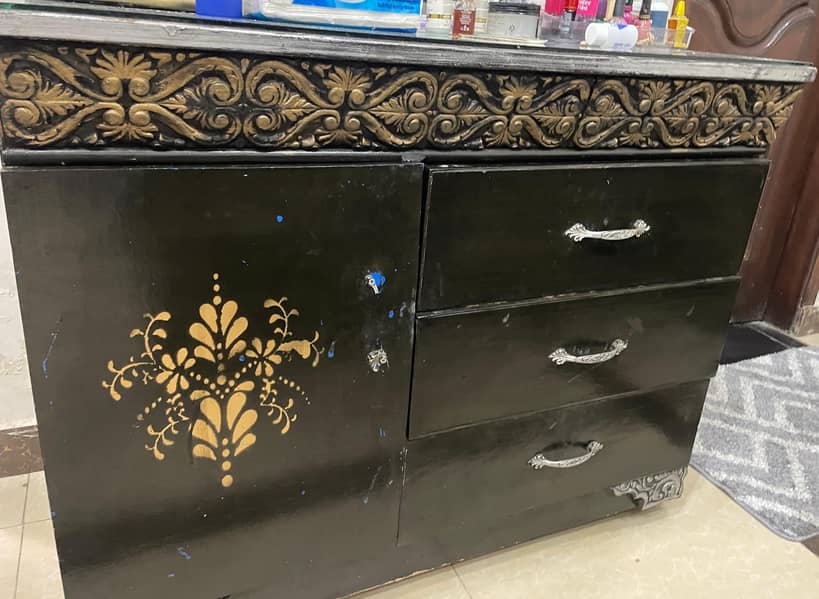 bed side table and dressing without mattress 3