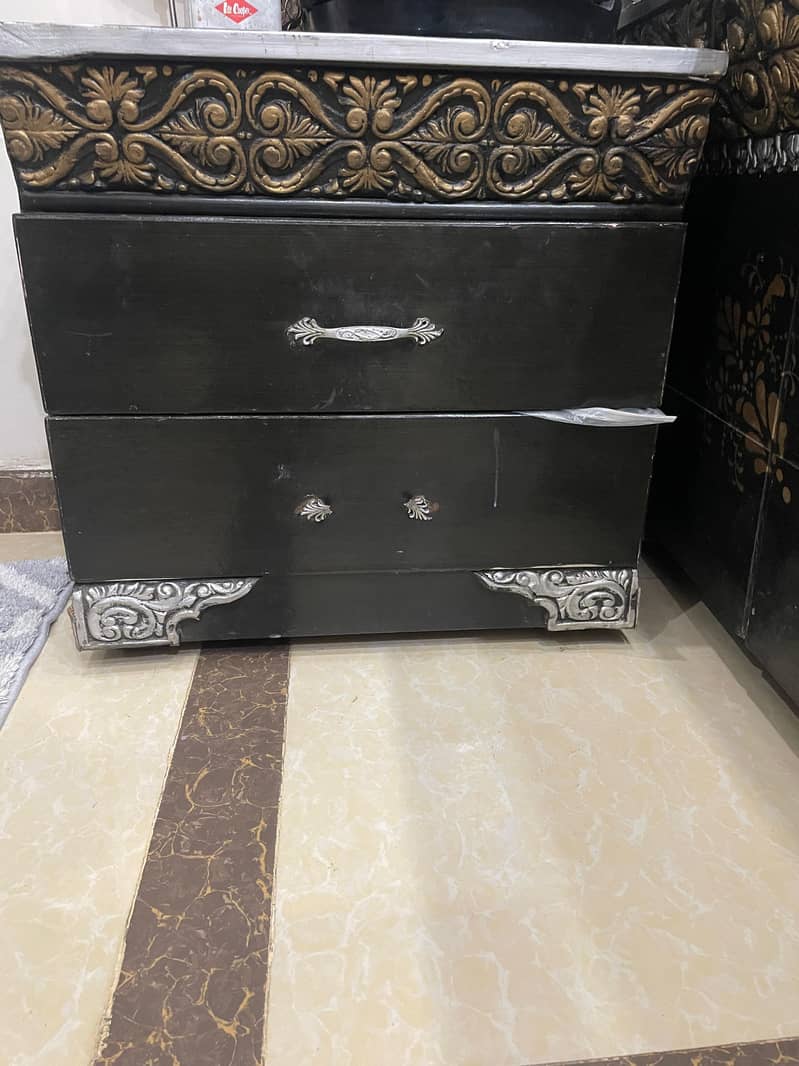 bed side table and dressing without mattress 6