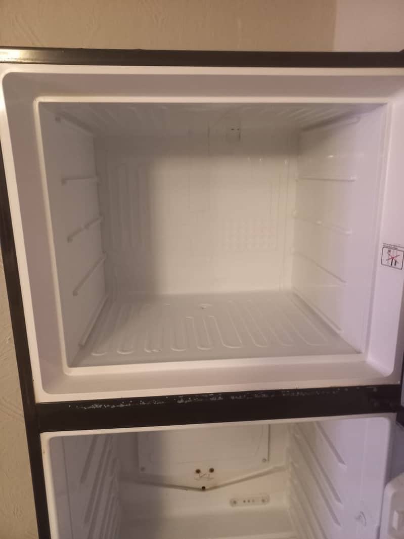 Dawlance Reflection Refrigerator (H-Zone Plus) 9