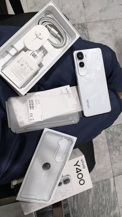 Vivo Y400 7 months warranty  Complete box 10/10 Condition.