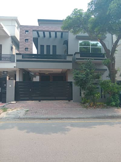 10 Marla Used Renovated House for Sale