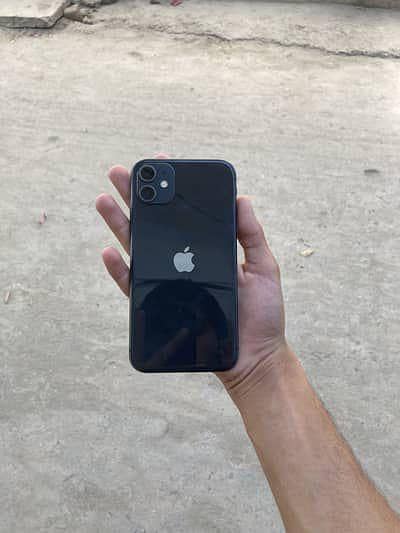I phone 11 hy 64gb 10/8 condition Black colour
