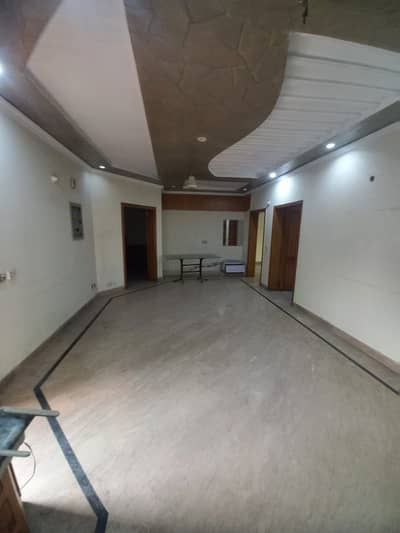 Iqbal Town 3 Bed Uper Marbled Portion At Raza Block