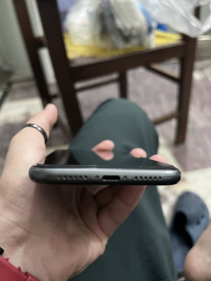 iPhone 11 5