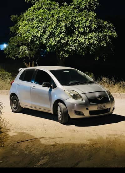 Totota Vitz Sliver 10/13