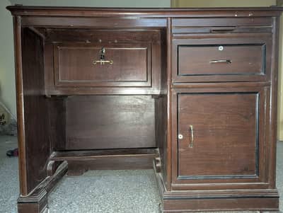 Office Table / Computer Table